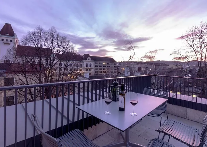 Est Schoenbrunn -